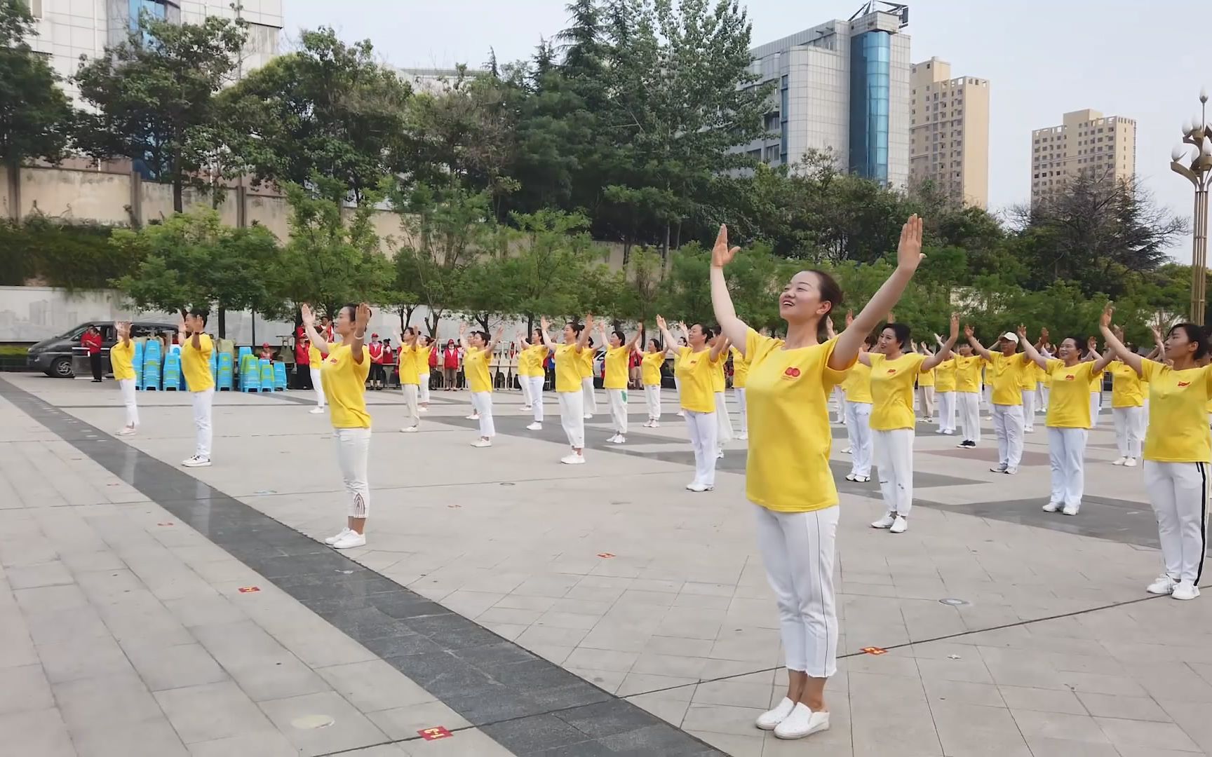 [图]河南义马||古驿新韵-百人共跳一支舞 能化新城颂党恩