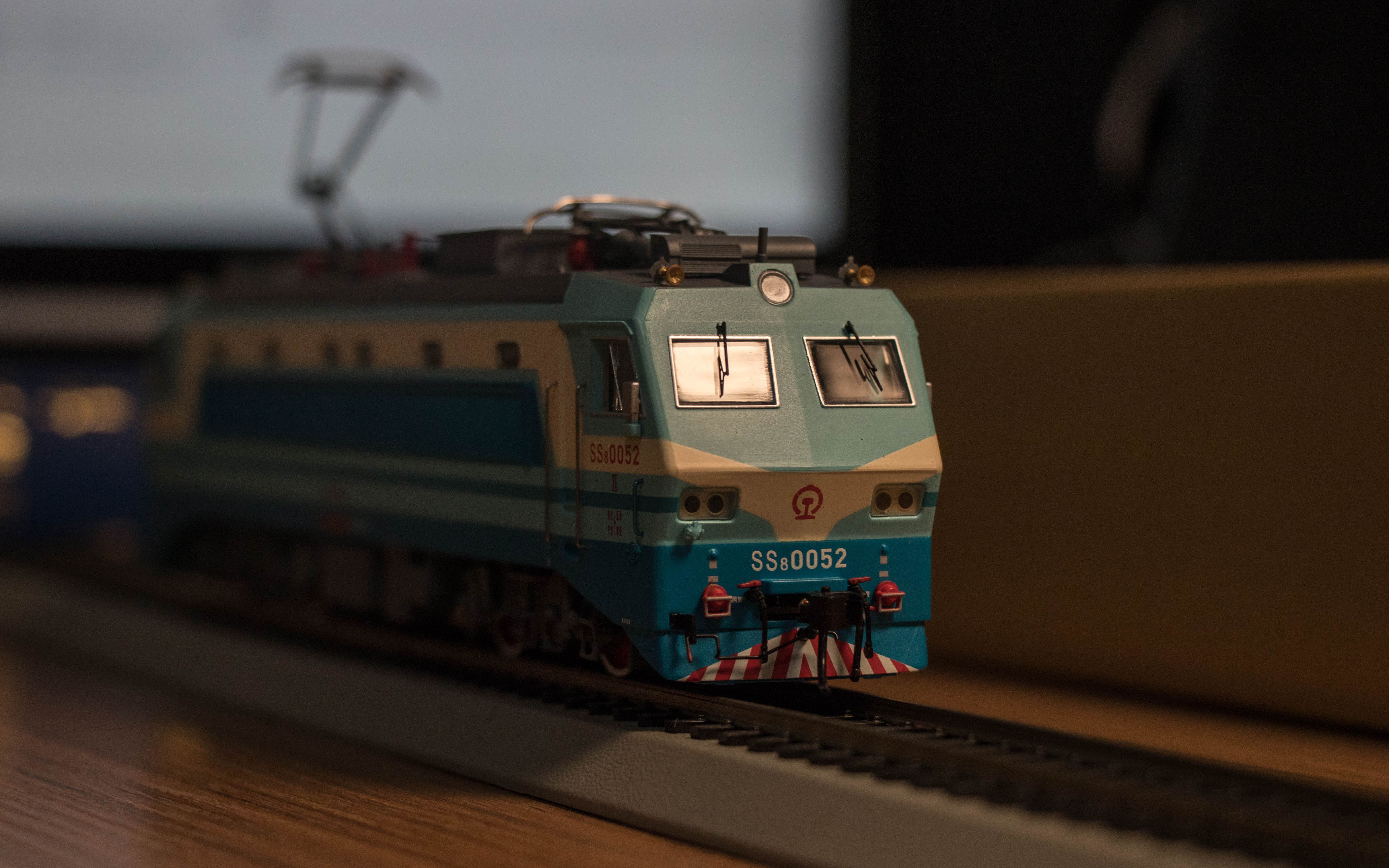 【火车模型】百万城 韶山8电力机车&东风4d内燃机 模型简单开箱