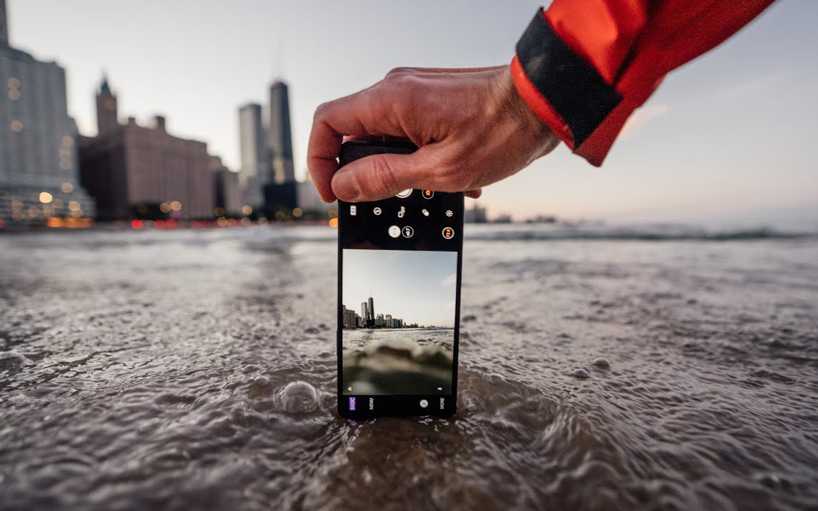 街头摄影第一人称视角扫街索尼xperiaproi相机测试手机街拍