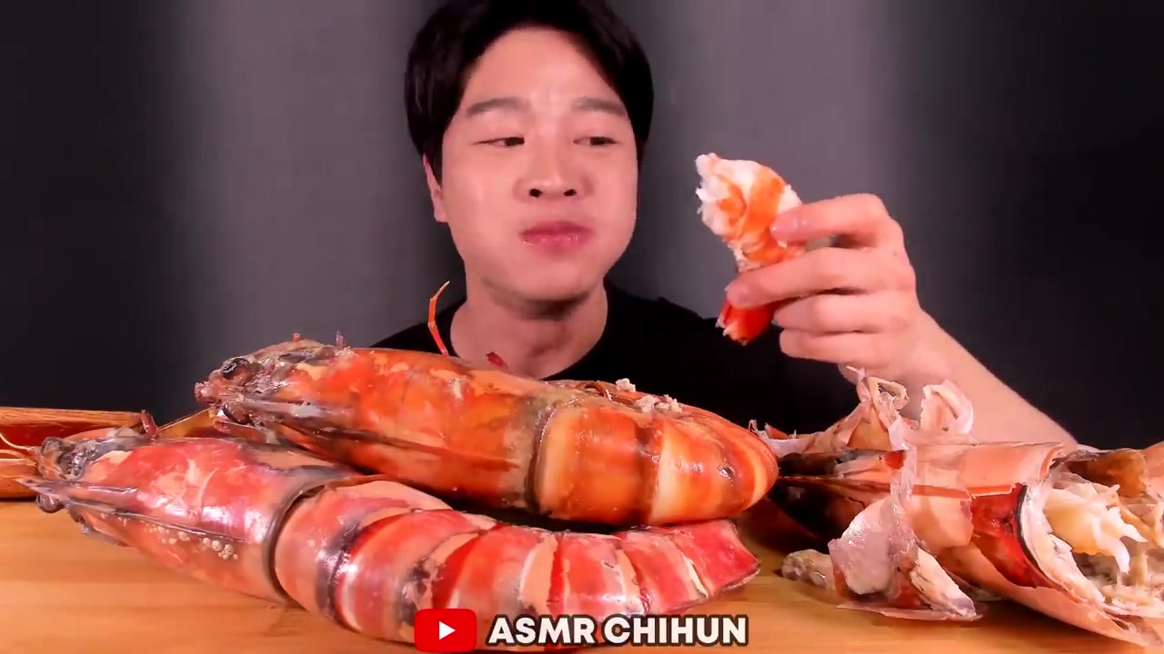 超级大胃王吃超级海鲜! BIG SIZE KING TIGER SHRIMP (40cm)哔哩哔哩bilibili