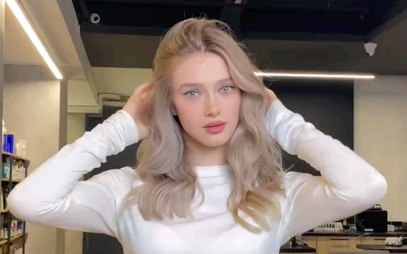 金发小姐姐惊艳了