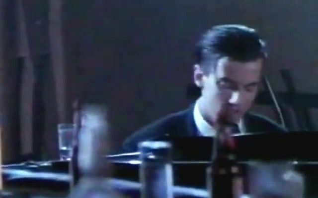 [图]【怀念Tommy】个人很喜欢的一首80年代美国忧郁情歌-Tommy Page ——A Shoulder To Cry On，1988年