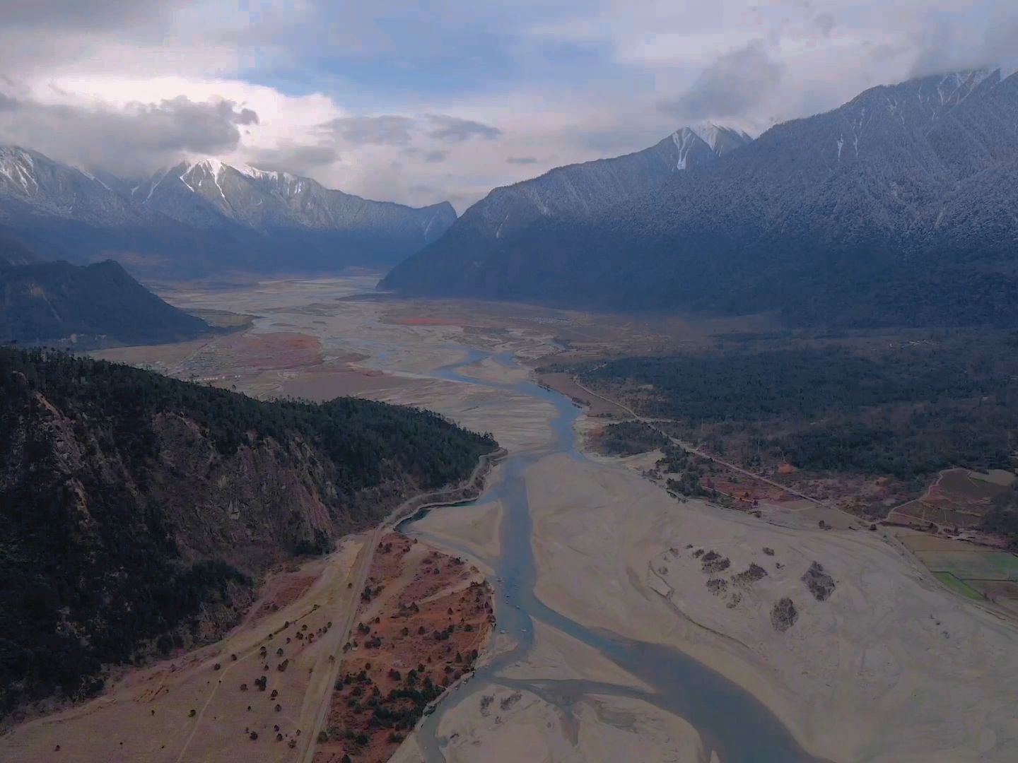 林芝波密县易贡乡,坐落于易贡藏布大峡谷中的世外桃源!
