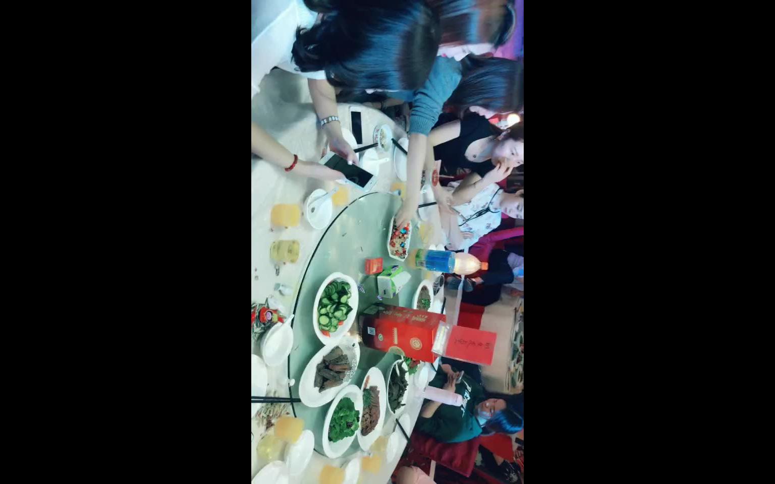 婚礼上的前女友桌,小姐姐太多了,真的是前女友桌么?