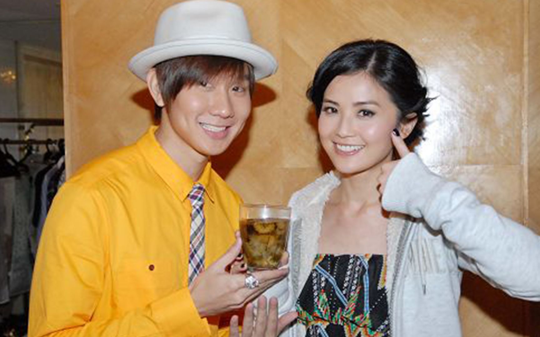 蔡卓妍空降林俊杰演唱会!再唱《小酒窝》引回忆杀,甜度直接拉满