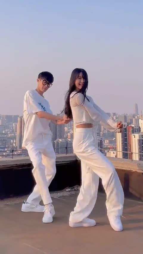 你最想看谁跳这个舞?@阿森同学#夏日darling舞