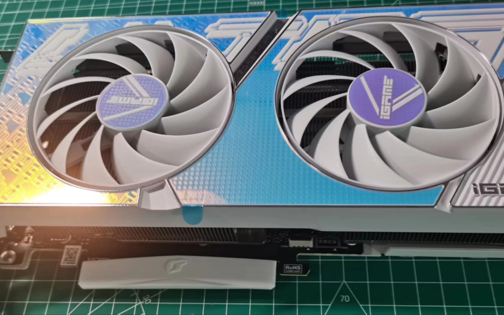 七彩虹4060ti ultra开箱