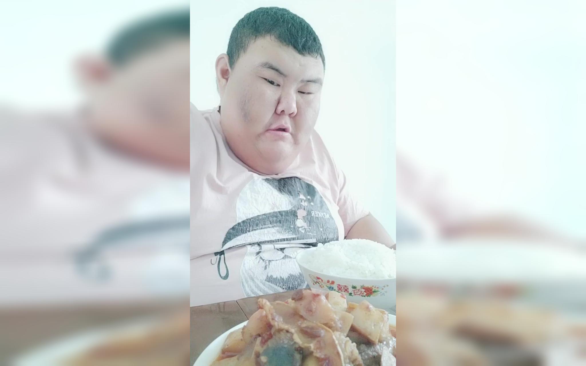 猪哥你真胖,体重堪比非洲象,火到四十够呛,活到30是喜丧!