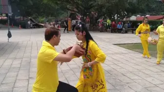 太多美女正妹参礼