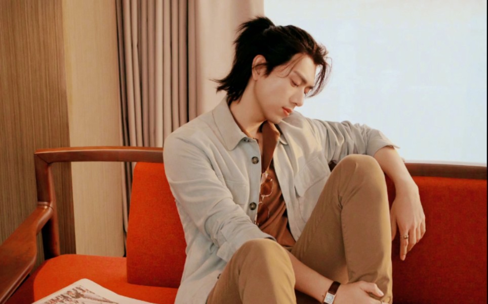 谁说李现只能走硬汉路线长发日系风太可以了