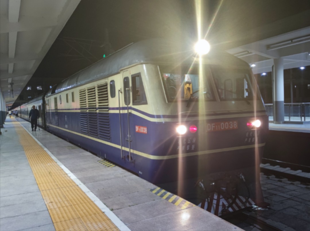 【铁路·佳富线】哈局佳段df110377牵引k7066次列车(抚远—哈东)进