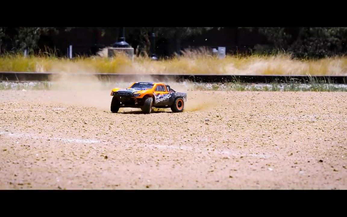 [图]城乡结合处飙车 Traxxas Slash 短卡