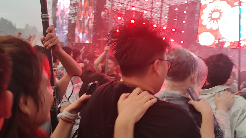 2023东营河海音乐节布衣乐队开火车