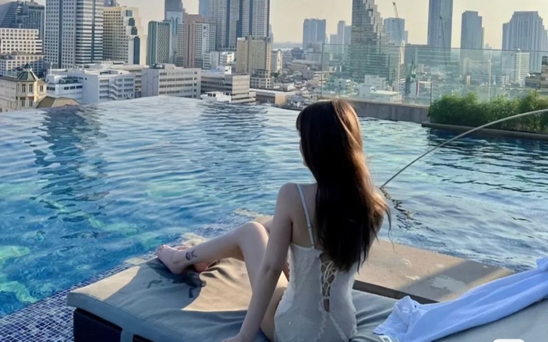 【女友电台】小猪你该睡觉了