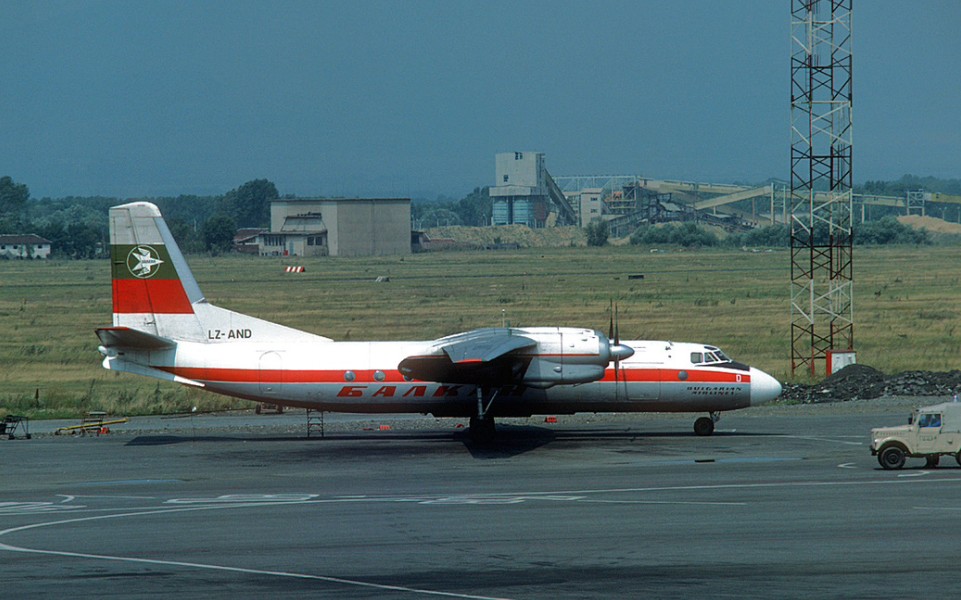 空中浩劫s23e08巴尔干保加利亚航空013号班机劫机事件英语预告