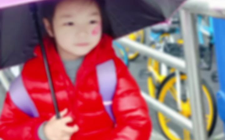 好时光大拇指幼儿园雨水雨中漫步哔哩哔哩bilibili