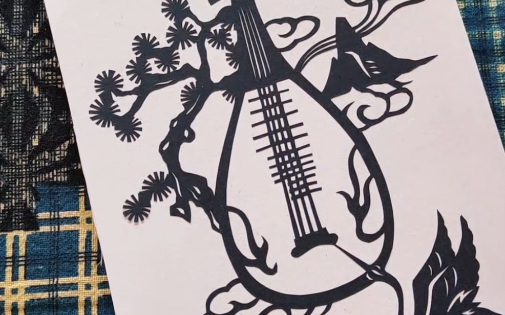 松鹤延年古风琵琶剪纸