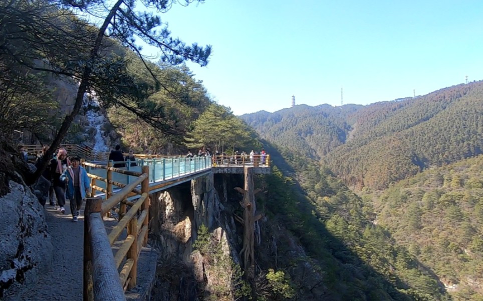 今天来宜春的明月山,没想到只要半票,风景还可以!哔哩哔哩bilibili