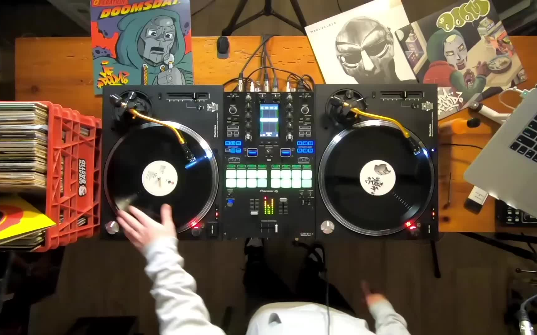 [图]Skratch Bastid - MF DOOM Tribute Set DOOM'S DAY