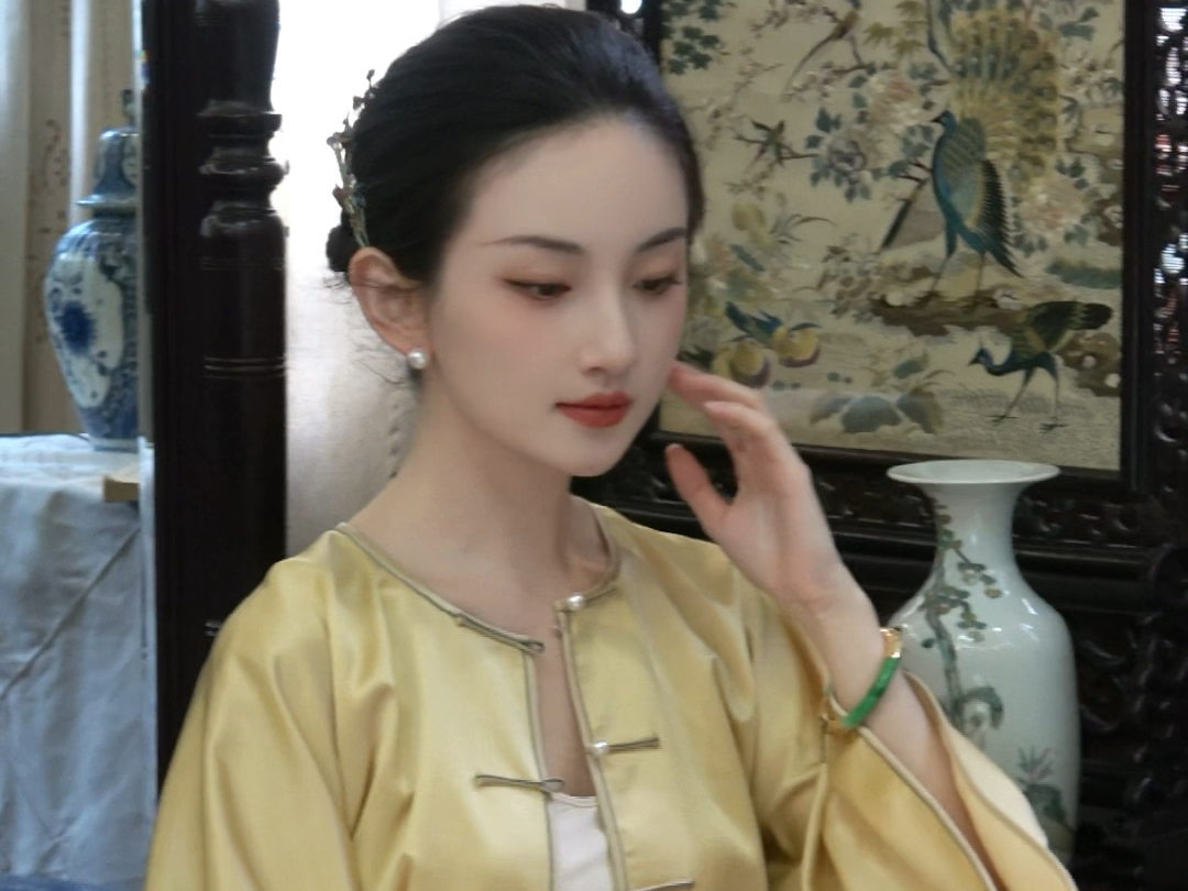 温婉大方的民国大小姐