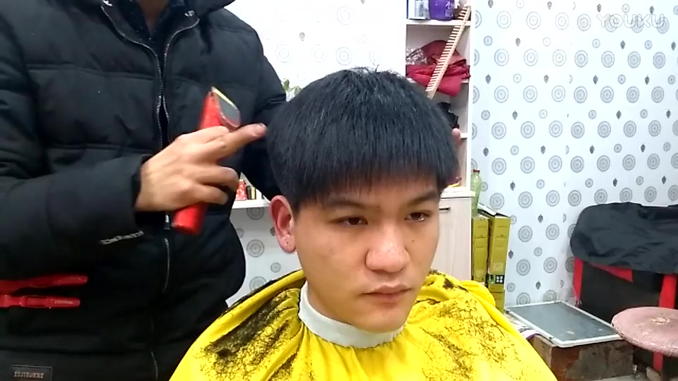 原创:男士发型精剪(八)中,理发技术视频