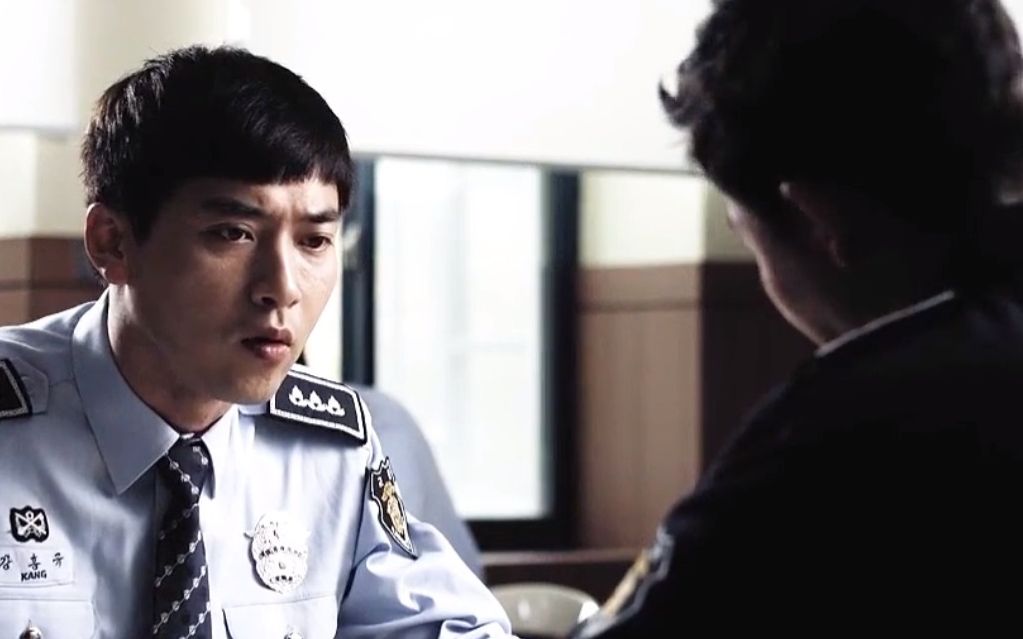 狱警帮助犯人逃脱,韩国女子监狱的那些事.