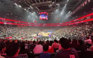 Descargar video: 广州龙狮队CBA佛山赛区，NBA级别的场馆，主场氛围嗨爆啦！