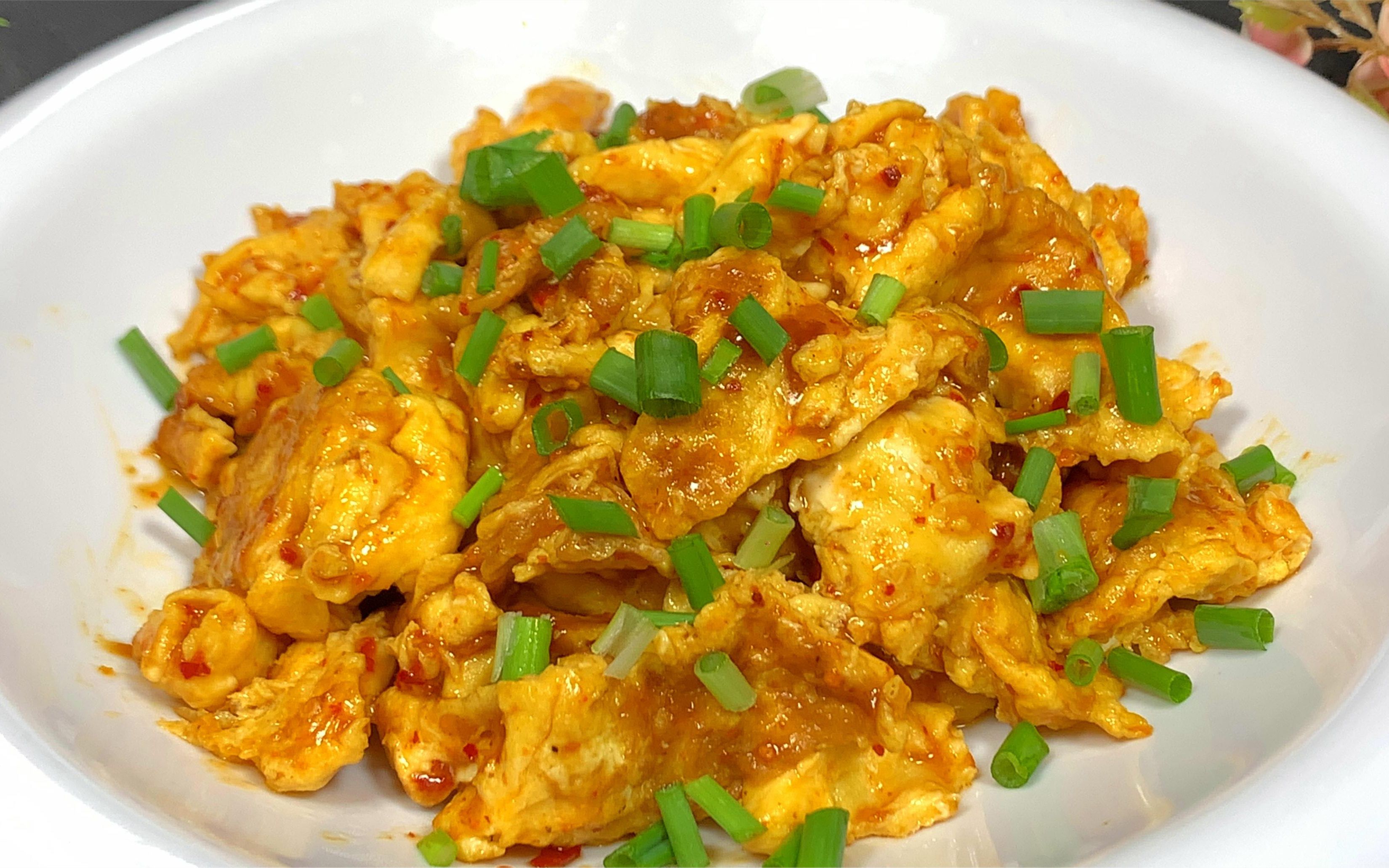 最近网上非常火爆的一道菜灵魂炒蛋,教你详细做法,简直太好吃了