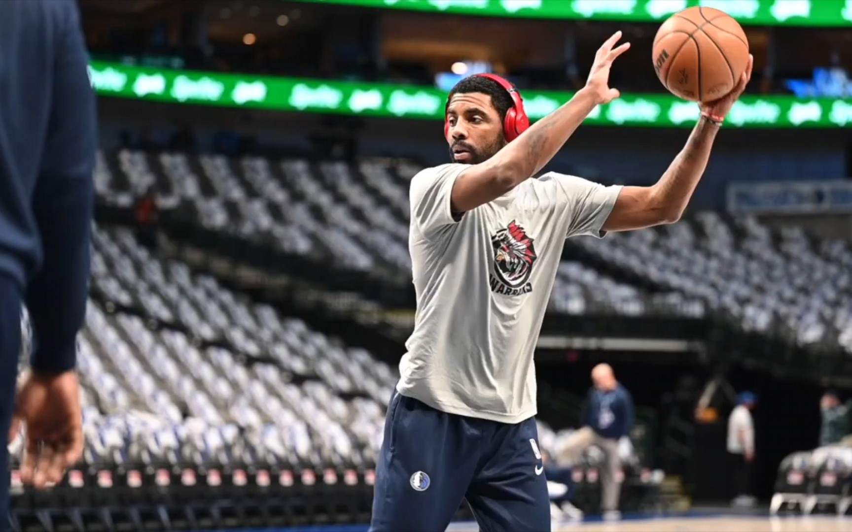 跟随欧文:沉浸式篮球训练