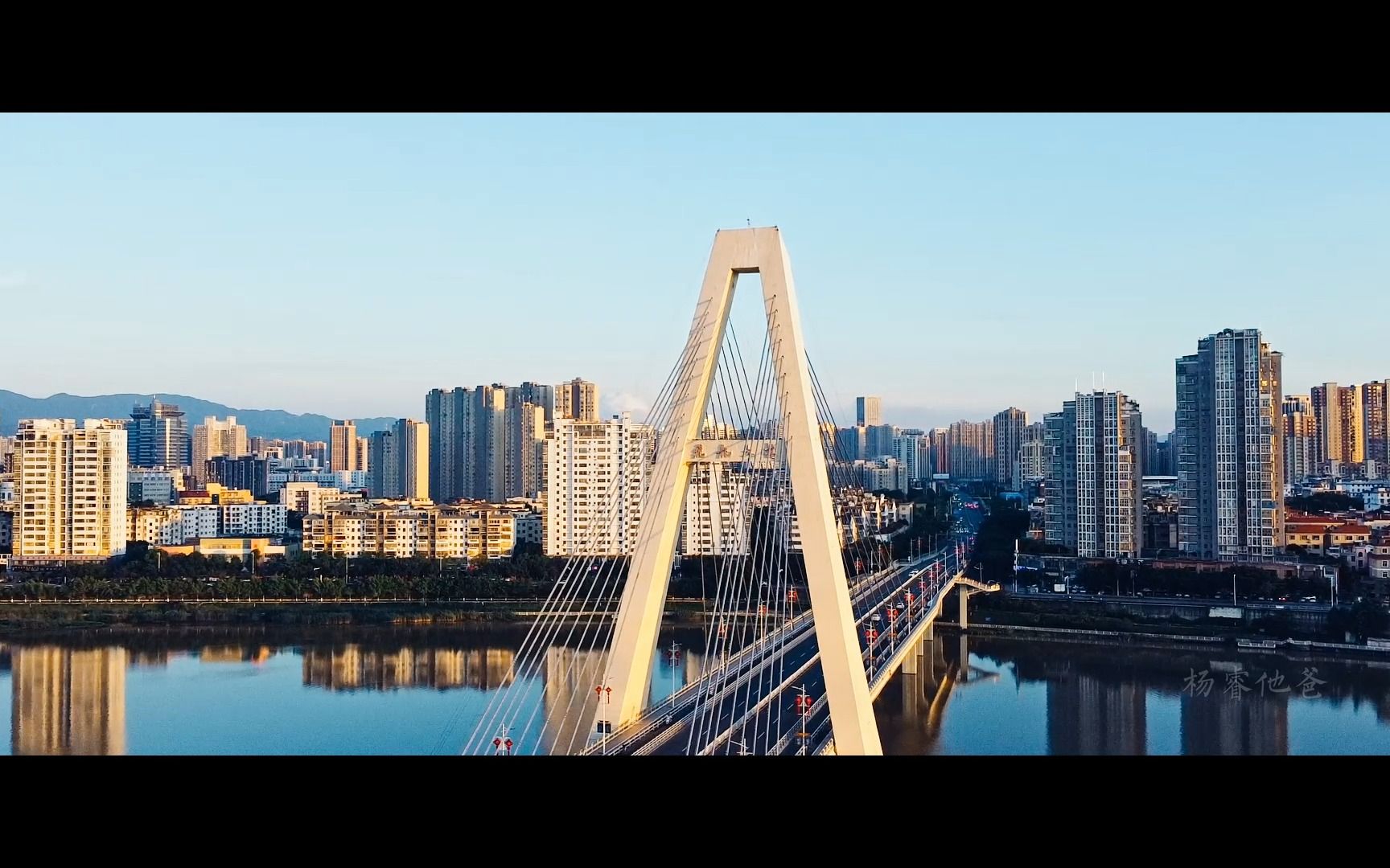 赣州飞龙大桥夜景图片