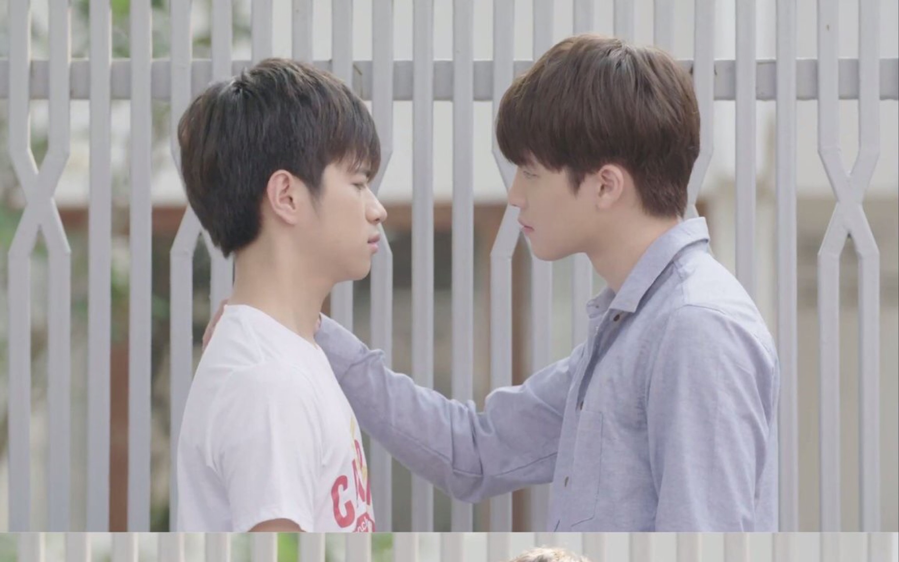 【不期而爱】12集预告(队长喝醉了,tincan又亲了,pete被"惩罚"了)