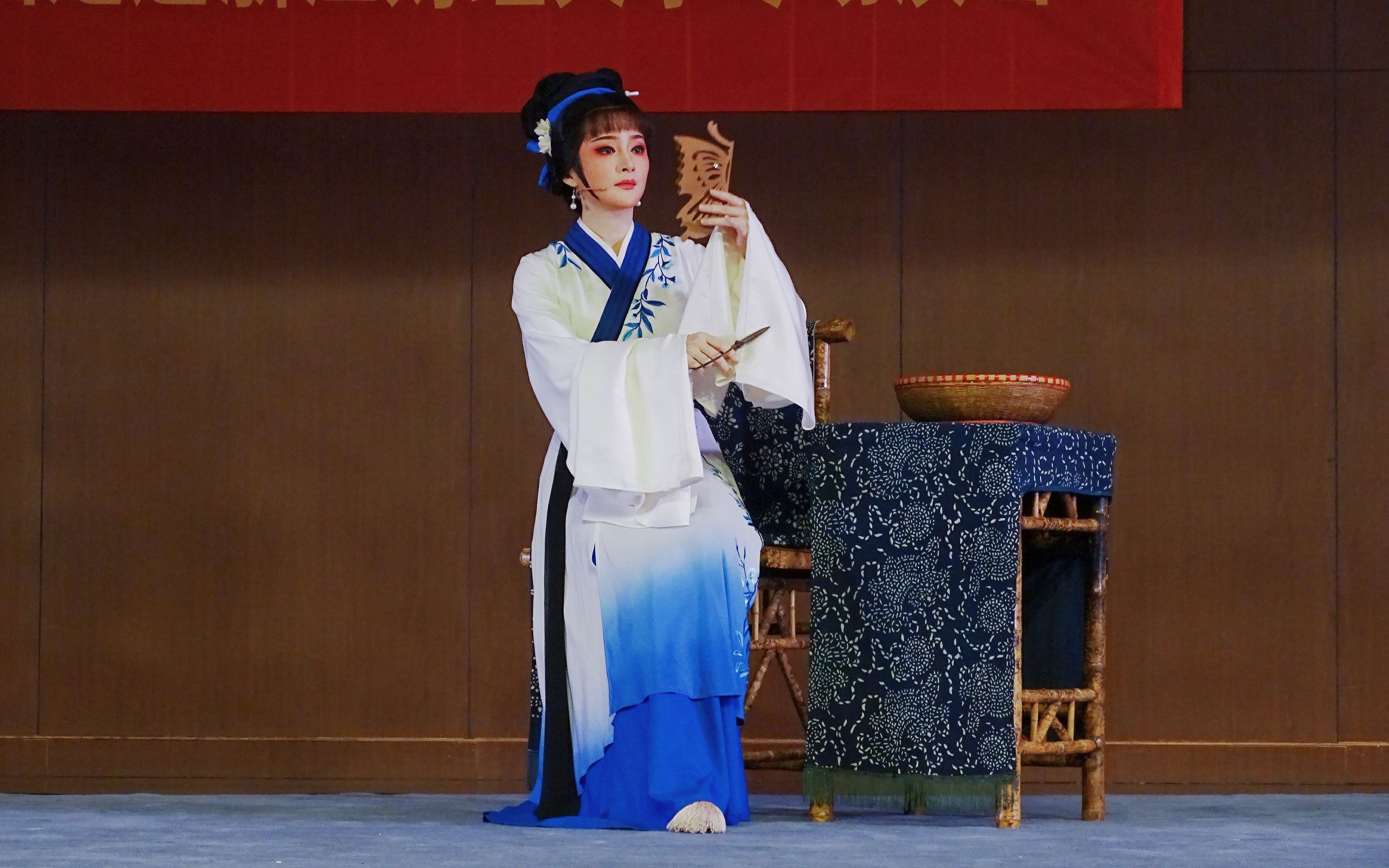 杭州电子科技大学"高雅艺术进校园"《何文秀·算命》张亚洲