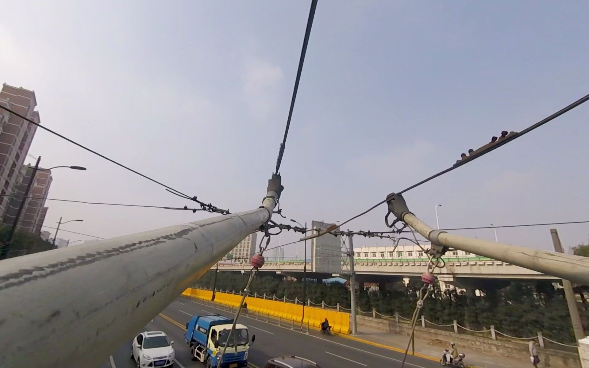 平行线e08集电杆视角上海14路无轨电车江浦路中山北二路至东新桥高清