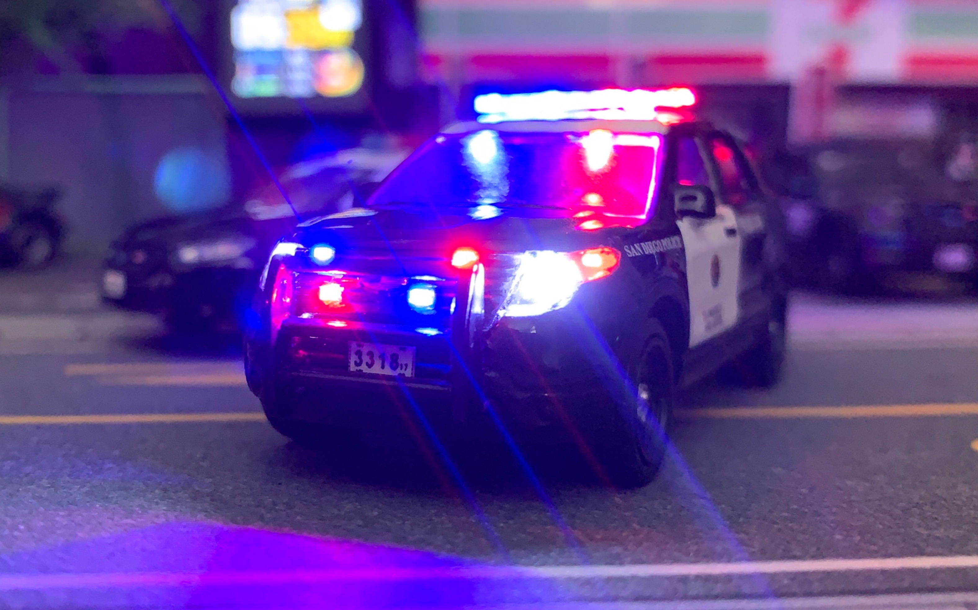 1/64 绿光greenlight k9 汪汪队福特2015探险者警车 爆闪灯展示