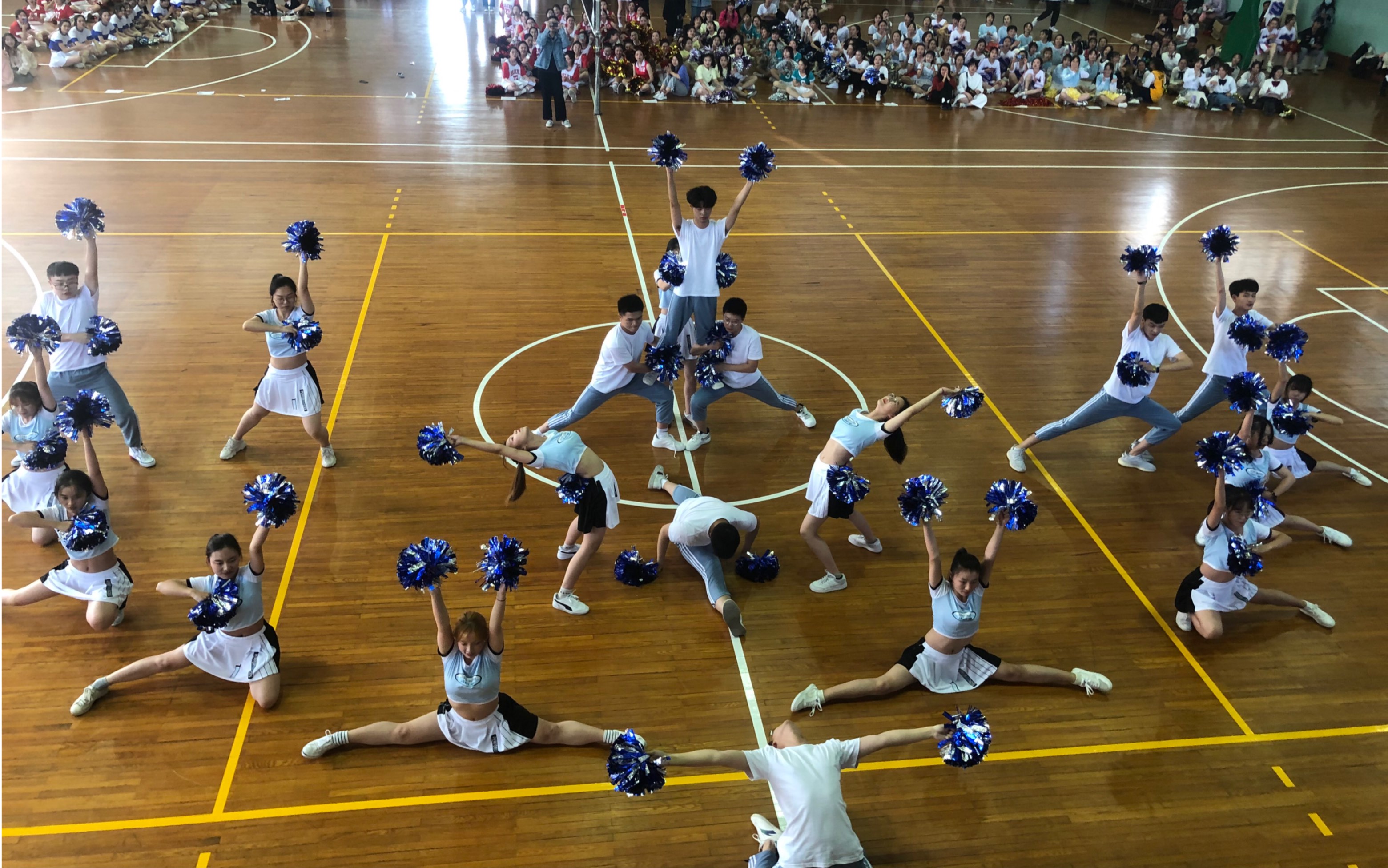 [图]盐城师范学院“疫”起加油！啦啦操比赛 物电学院