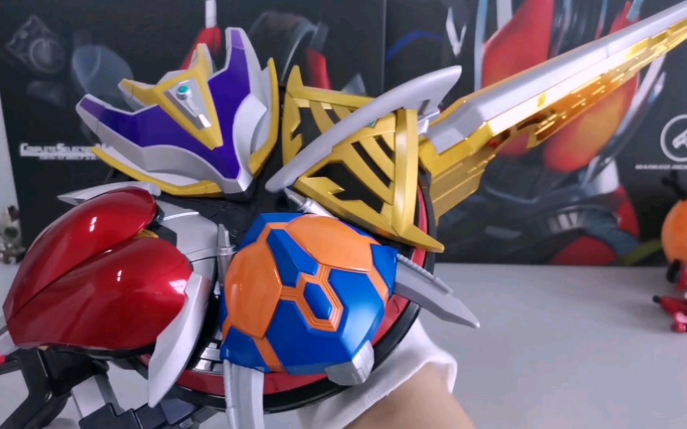 介绍假面骑士电王列车剑黄金限定版