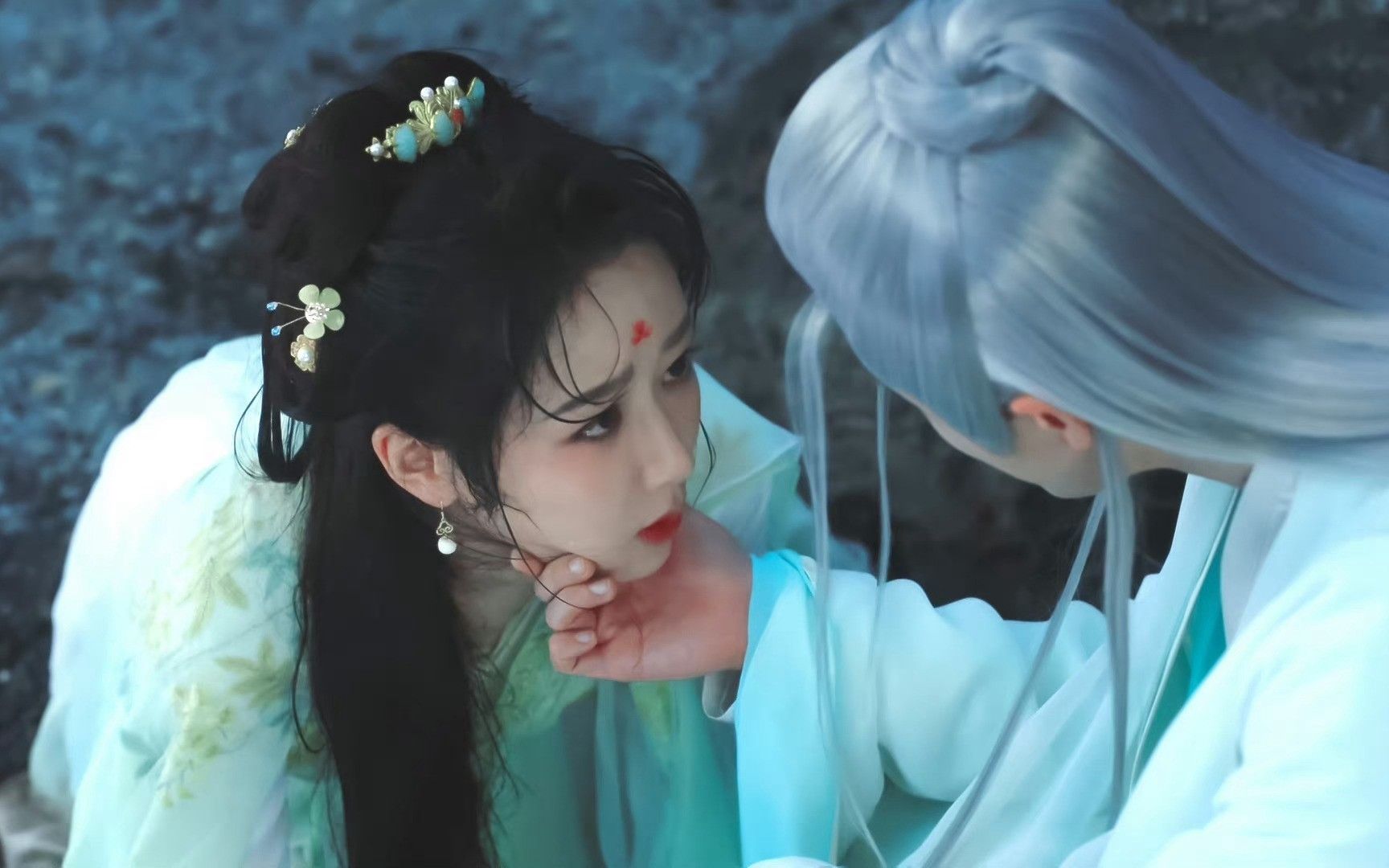 夭柳党彻底be,相柳被小夭拒绝渡气,目送小夭被璟抱走情蛊发作