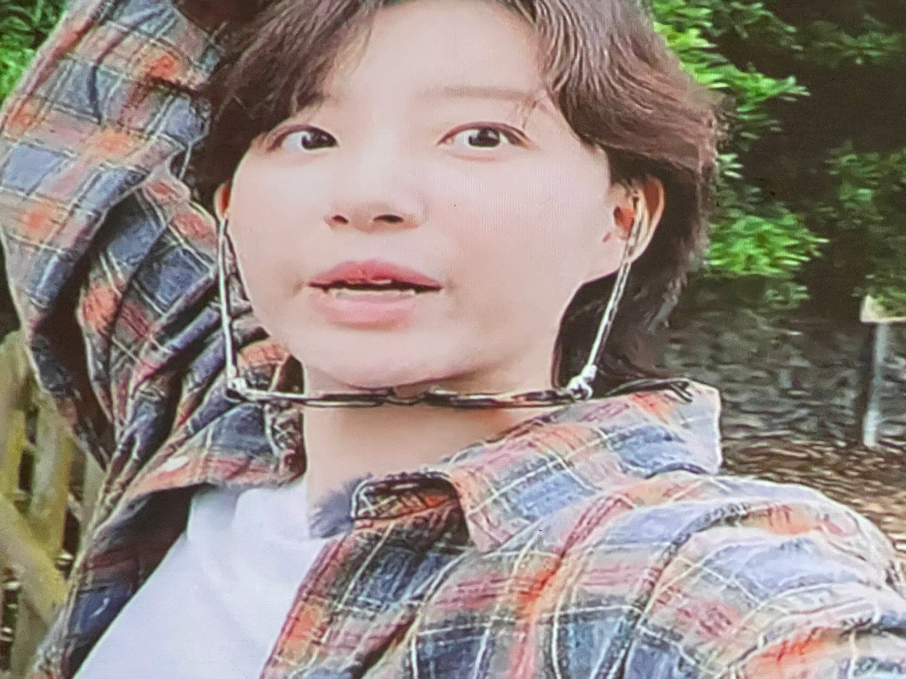 【眼镜杀】格子衬衫少女自拍