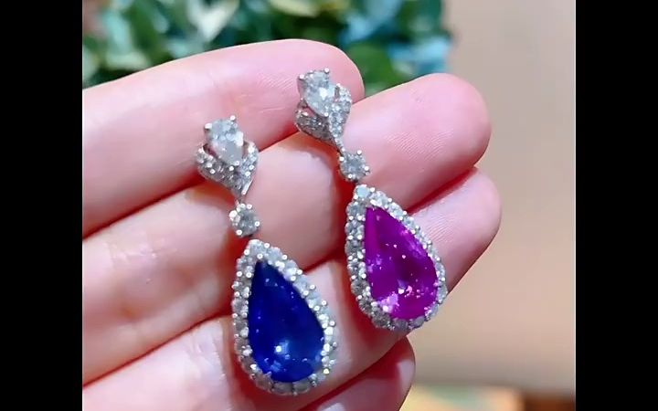 18k金镶嵌大水滴蓝宝石耳环天然宝石钻石耳饰