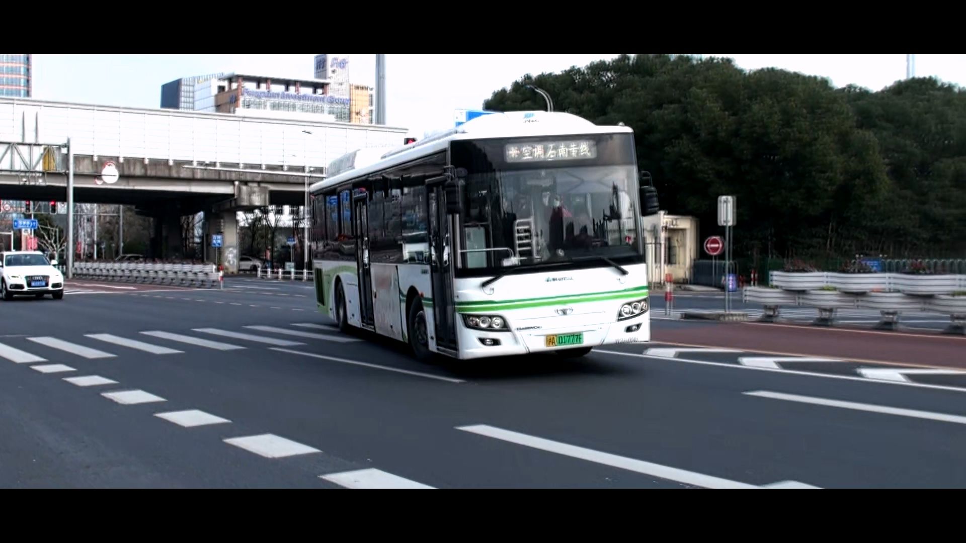 上海公交 金山巴士 石南专线 w2j-0048