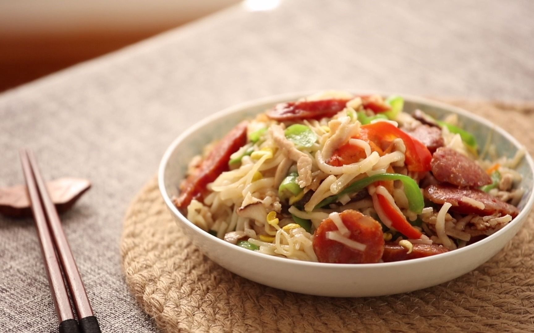 来一个家乡美食-炒恩施豆皮