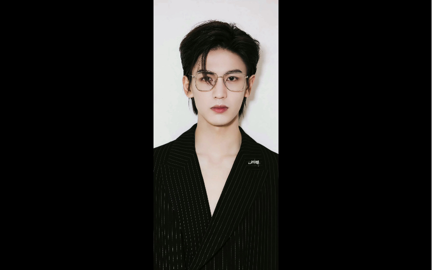 【张凌赫—胖子都是潜力股】为什么200斤时期的他也这么帅啊!