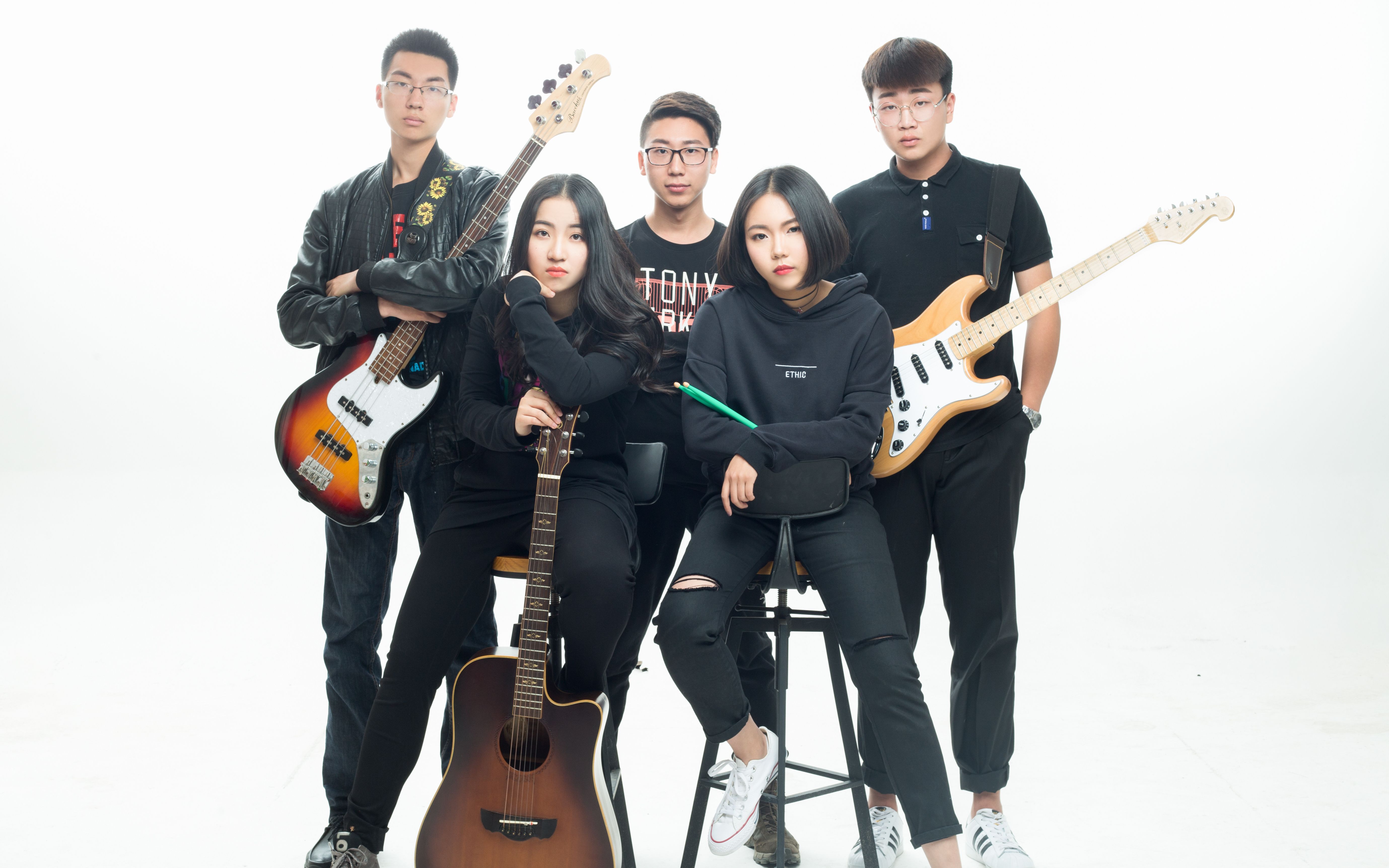 【沉睡森林乐队】2017大庆万达音乐节公路之歌寻光版_哔哩哔哩_bili