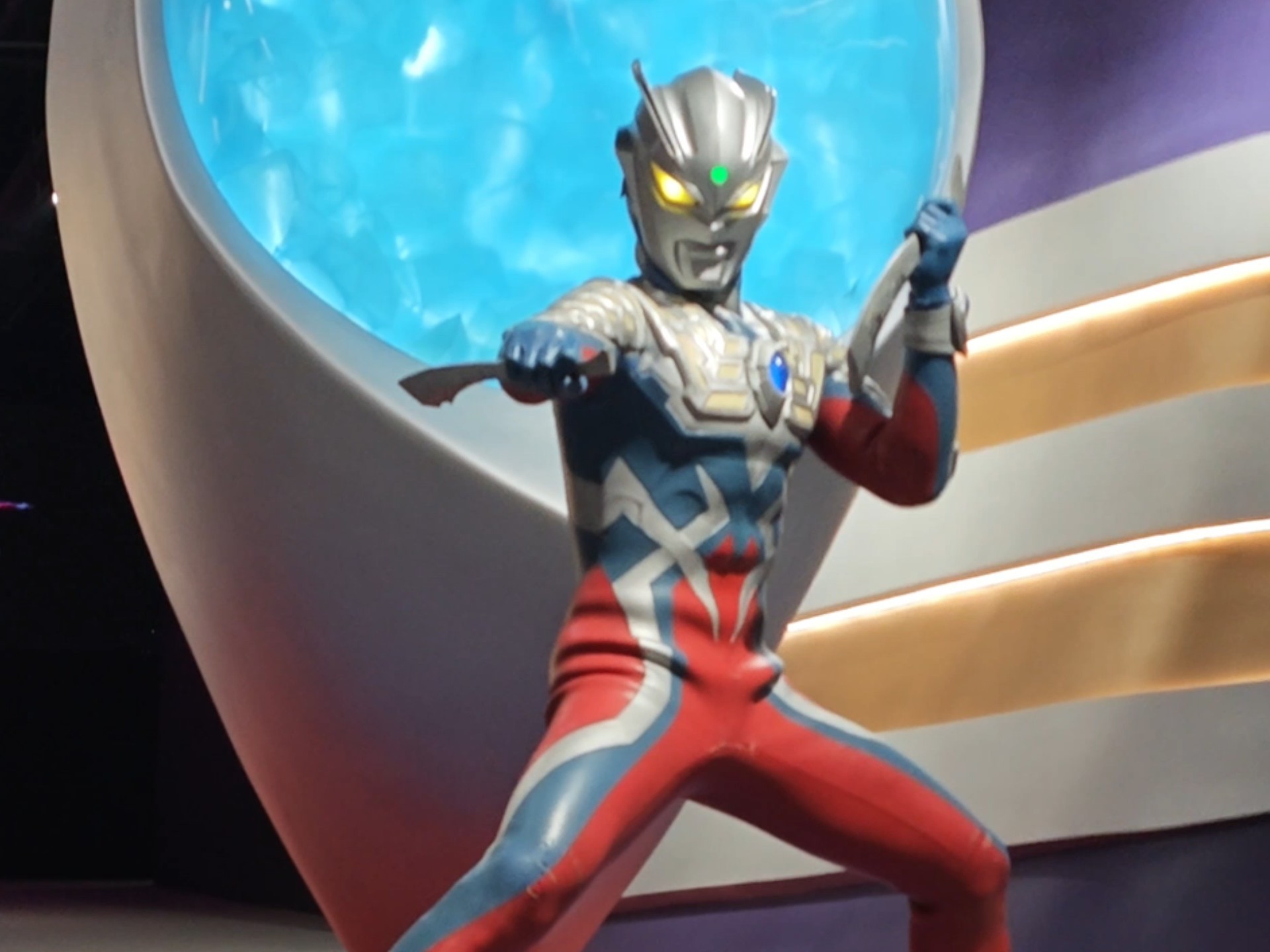 是赛罗 是摘冰斧的赛罗🥺