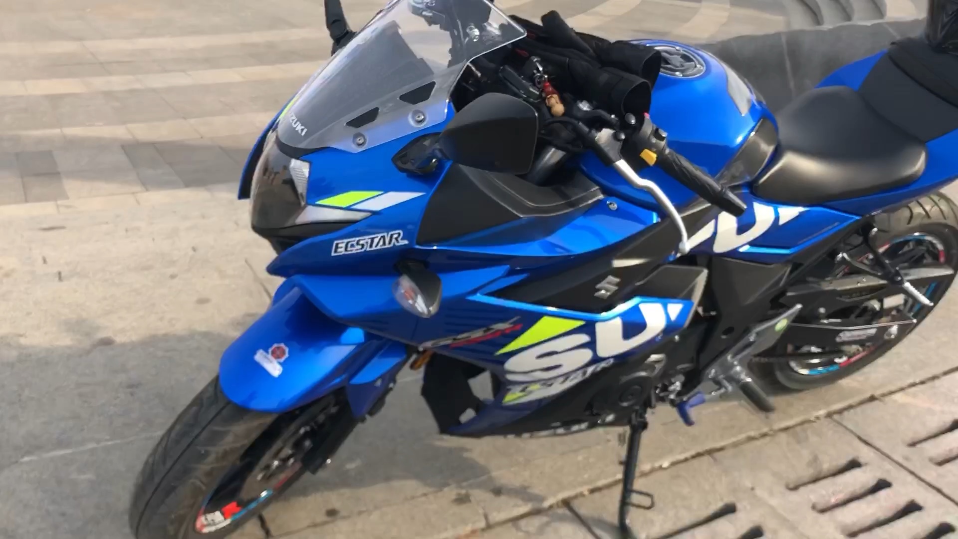 鈴木gsx250r 外觀鑑賞