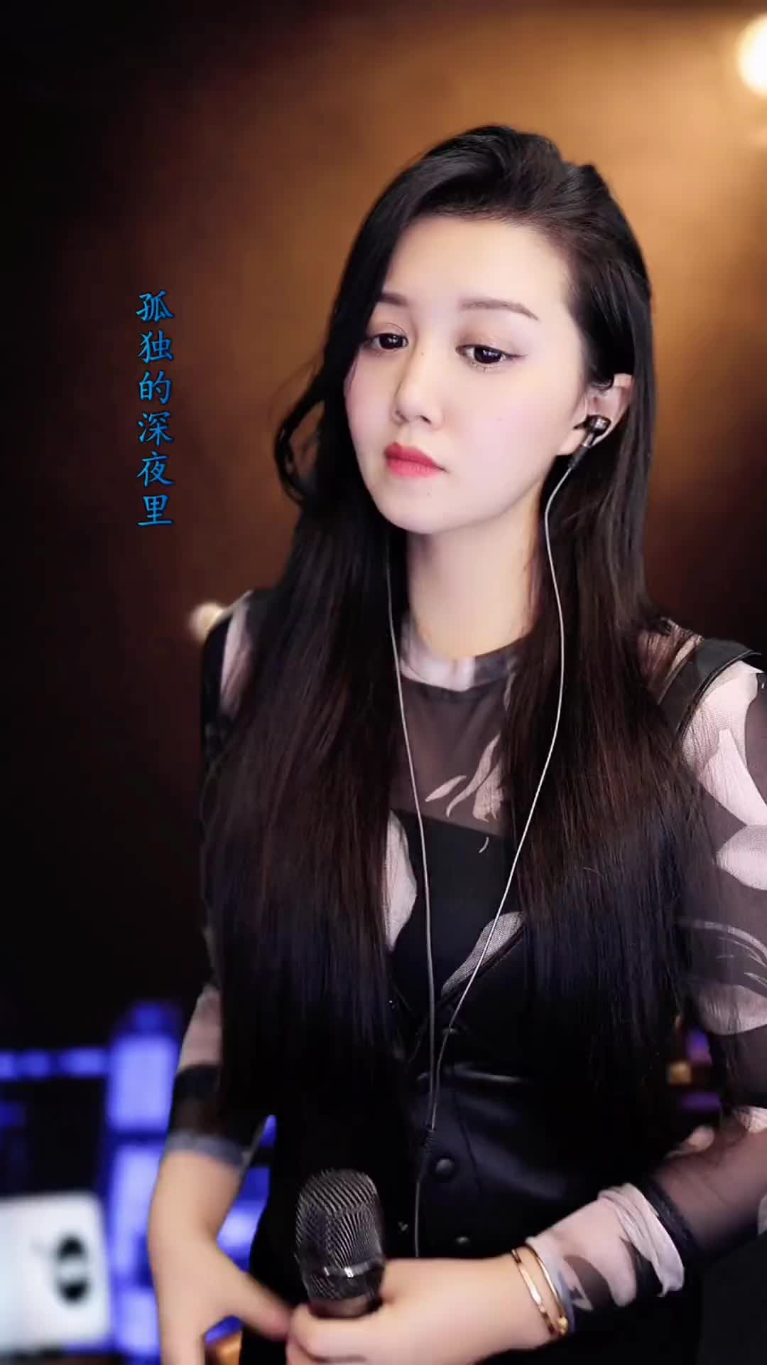 我是伤心的玫瑰米灵走心原唱歌曲每晚九点直播看见音乐计划好歌推