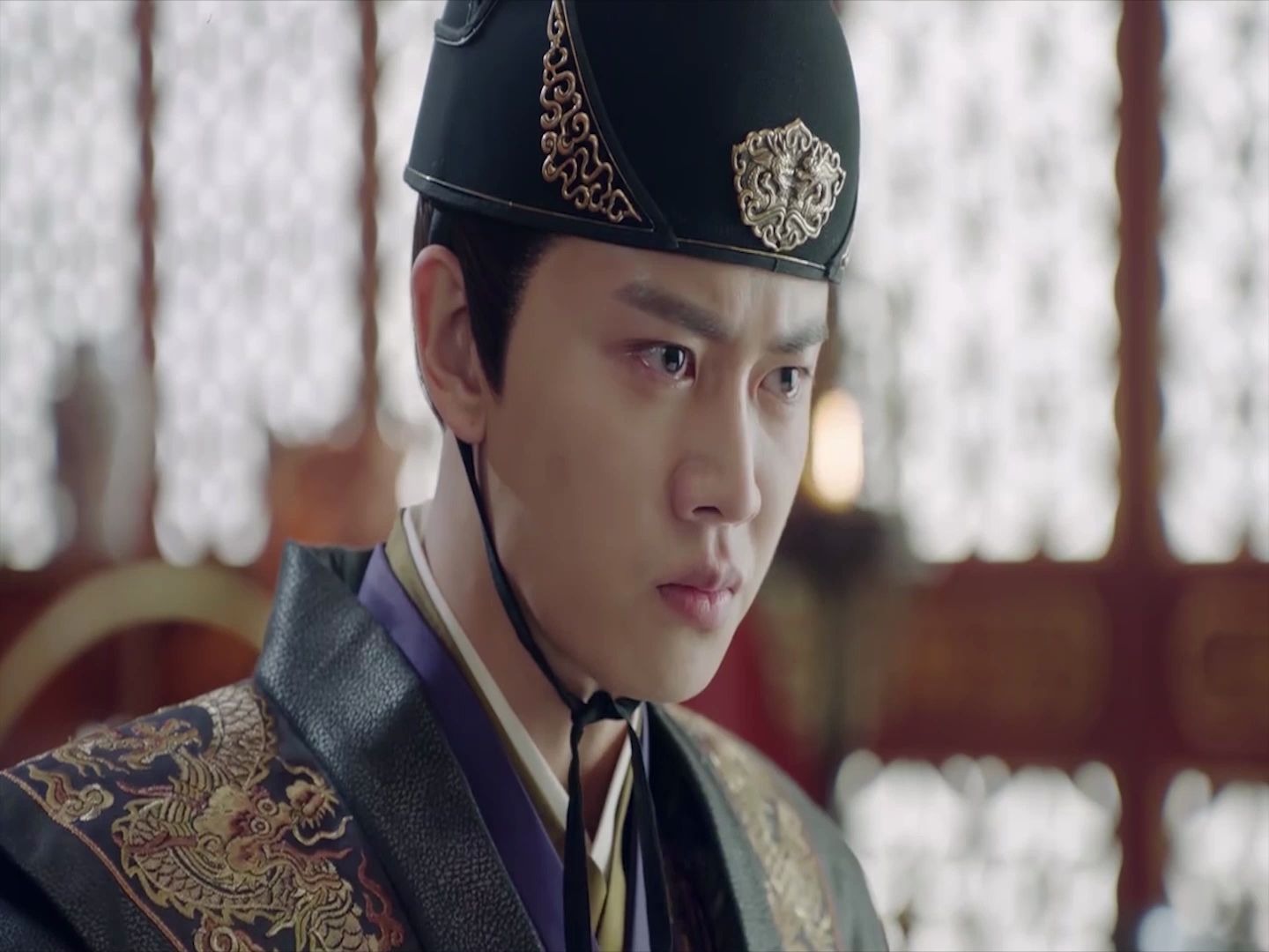 锦衣之下-陆绎为救今夏不惜下跪求严世蕃