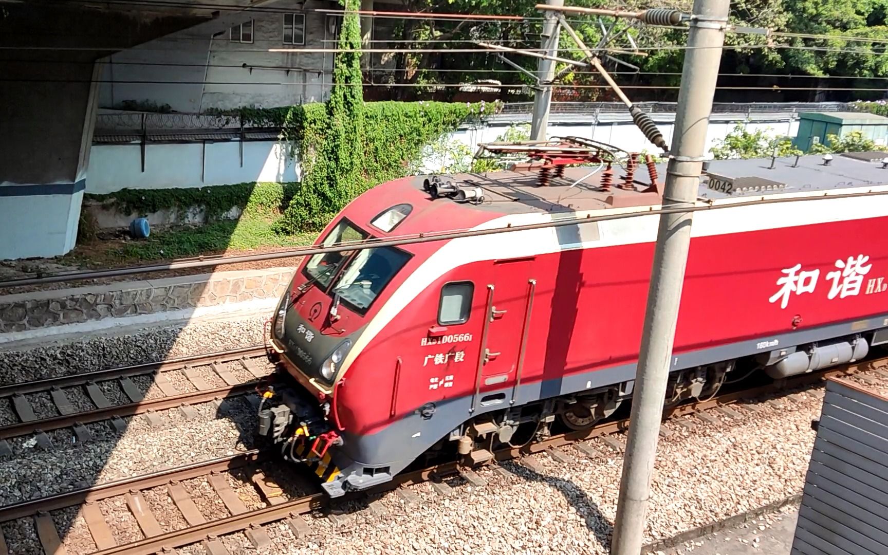 【看,火车!】广铁广段和谐电hxd1d-0566牵引t122次列车自长春到达广州