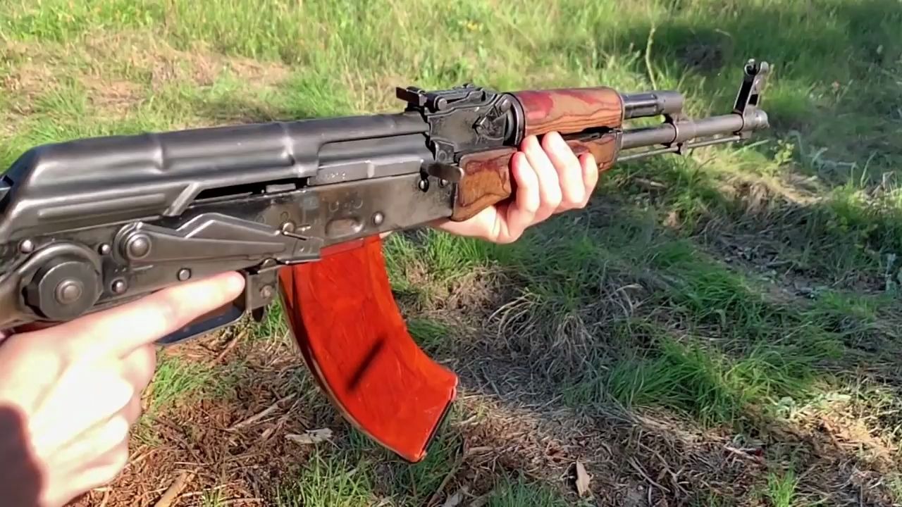 没什么字幕可加】1977年份的俄国akms 武器欣赏射击大正3年式重机枪