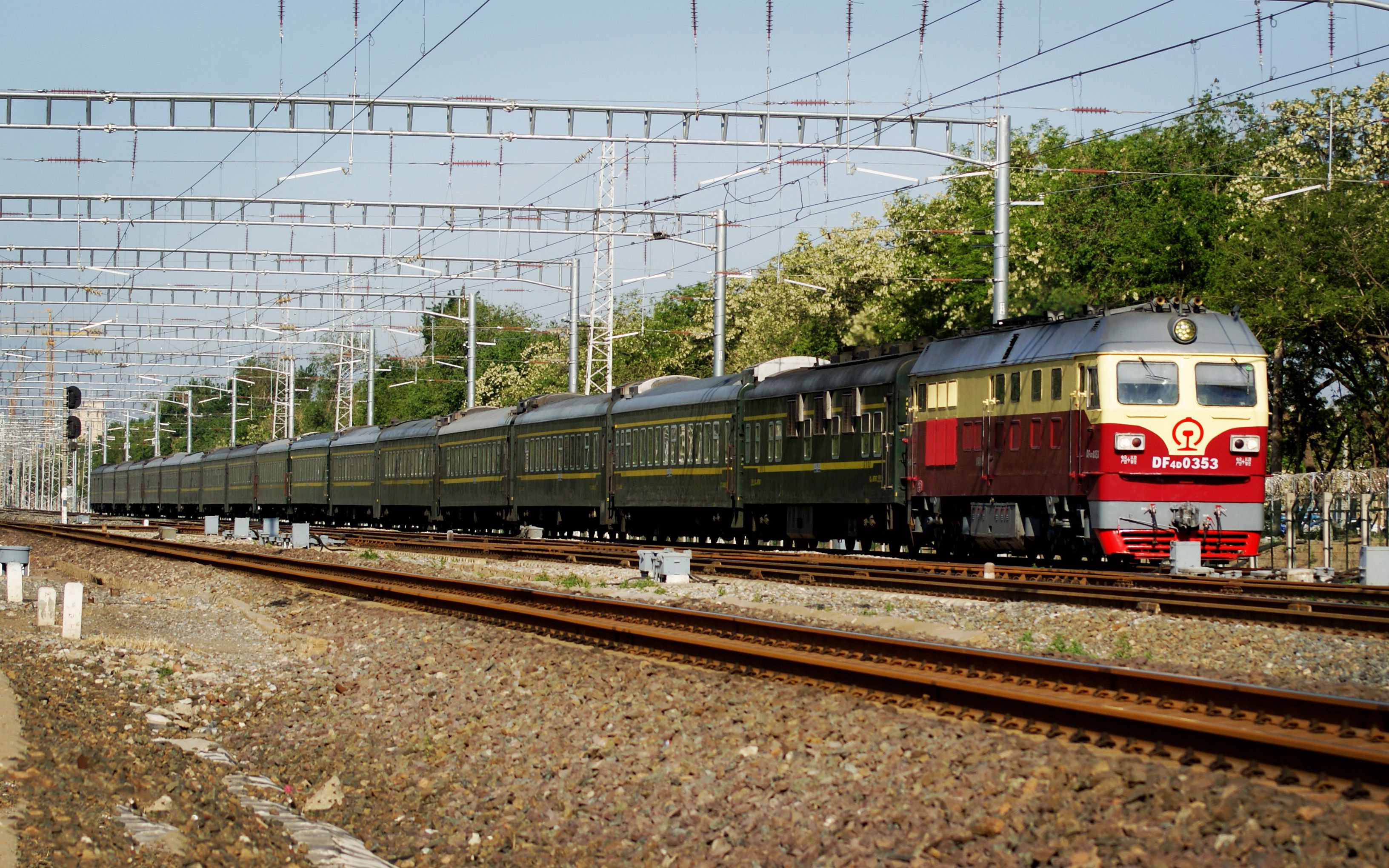 {虎年发虎}【中国铁路】京局京段df4d0353牵引k602次通过柳村线路所